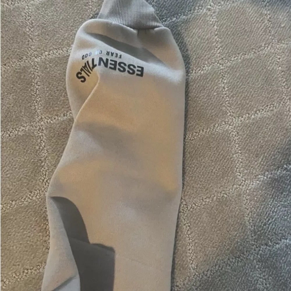 Fear of god essential hoodie oatmeal any size u need